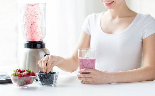 Women drinking a smoothie