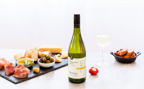 Food plate with wine